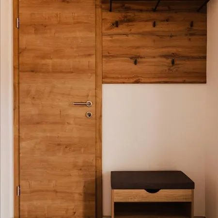 Golden Hour Slivnica