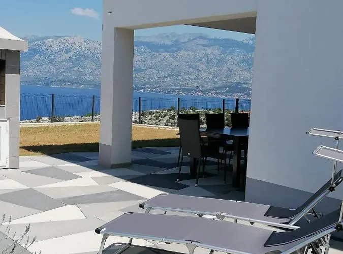 Golden Hour بيت للعطل