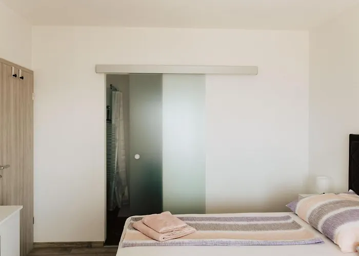 Golden Hour Vikendica *